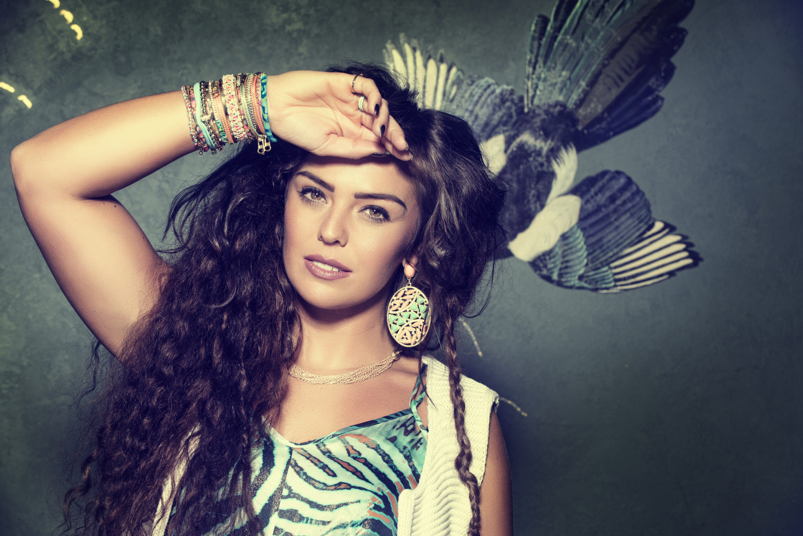 Model met sieraden van Wings tijdens een shoot